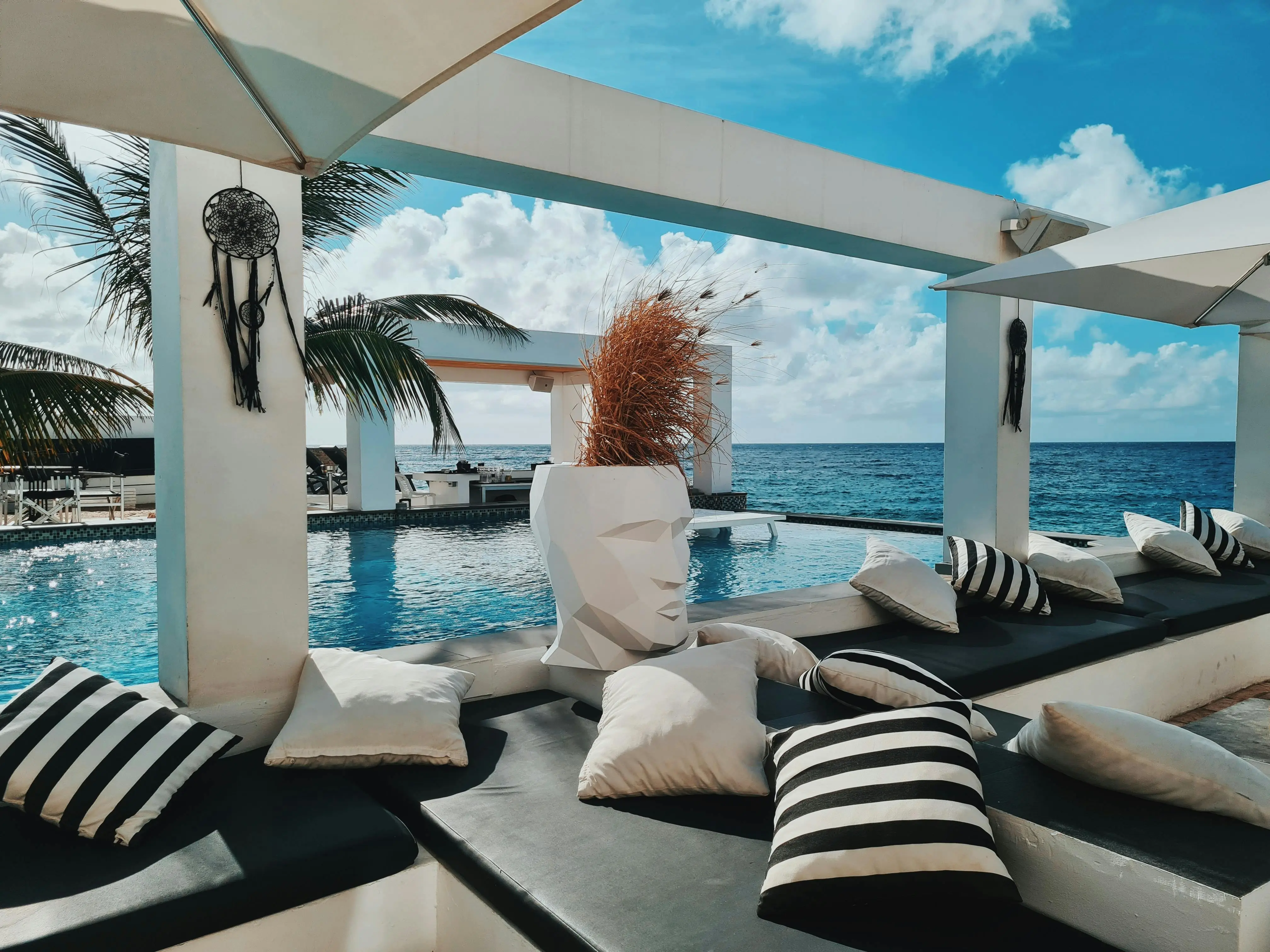Sunset Lounge